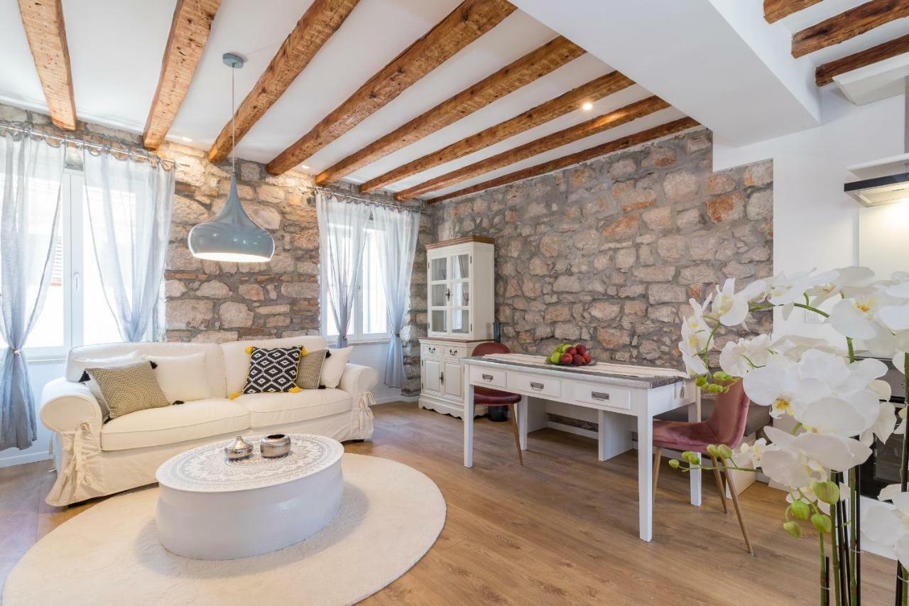 Deluxe Apartment Mimi Rovinj Bagian luar foto
